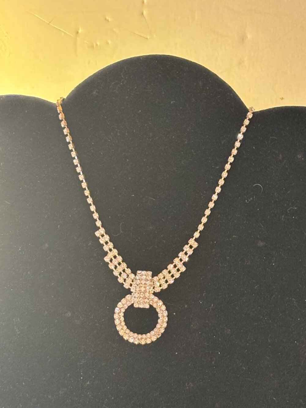 Vintage Silver Tone Rhinestone Choker Split Chain Circle Pendant Necklace